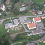 stred-obce-rudoltice-fara posta-dve-z-novych-bytovek